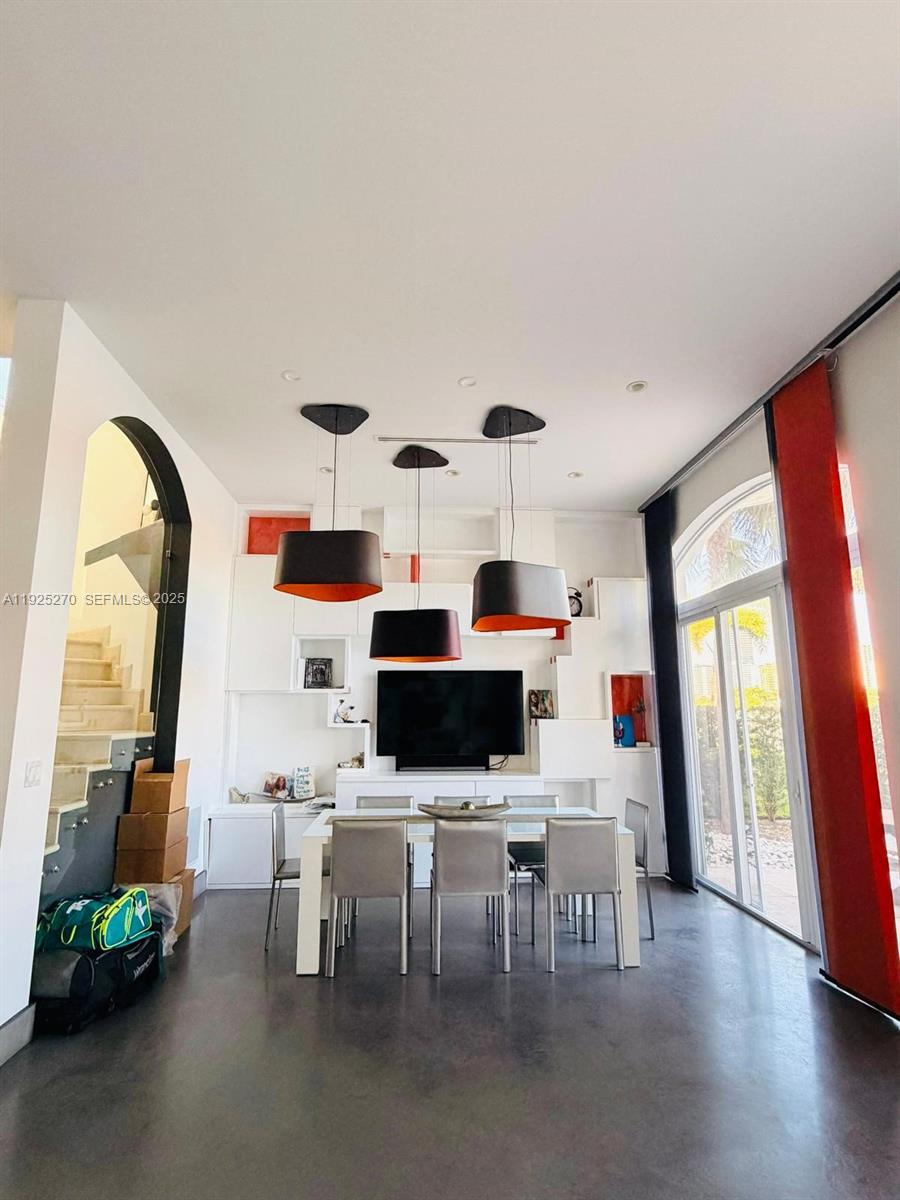 THE COURTYARDS AT THE POIN - Residential Lease