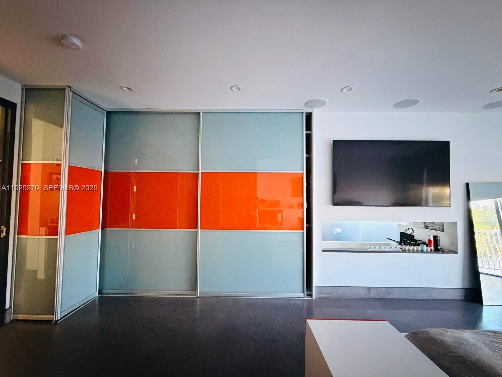 THE COURTYARDS AT THE POIN - Residential Lease