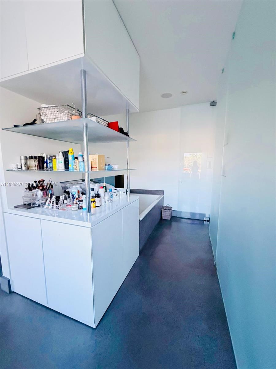 THE COURTYARDS AT THE POIN - Residential Lease