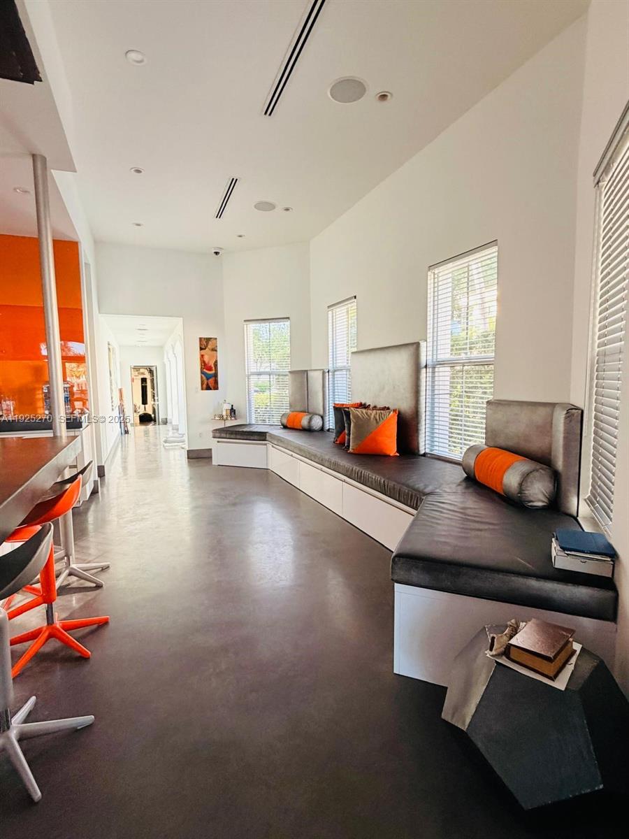 THE COURTYARDS AT THE POIN - Residential Lease