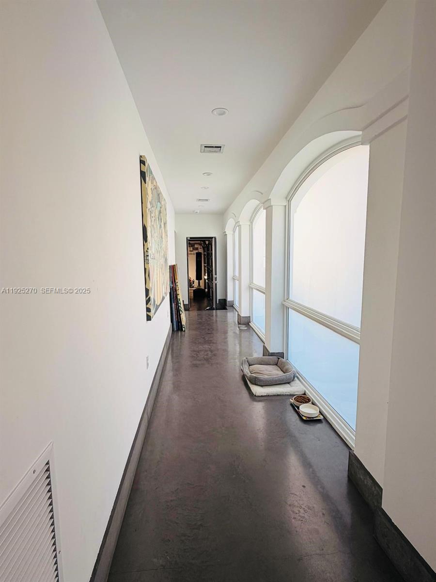 THE COURTYARDS AT THE POIN - Residential Lease