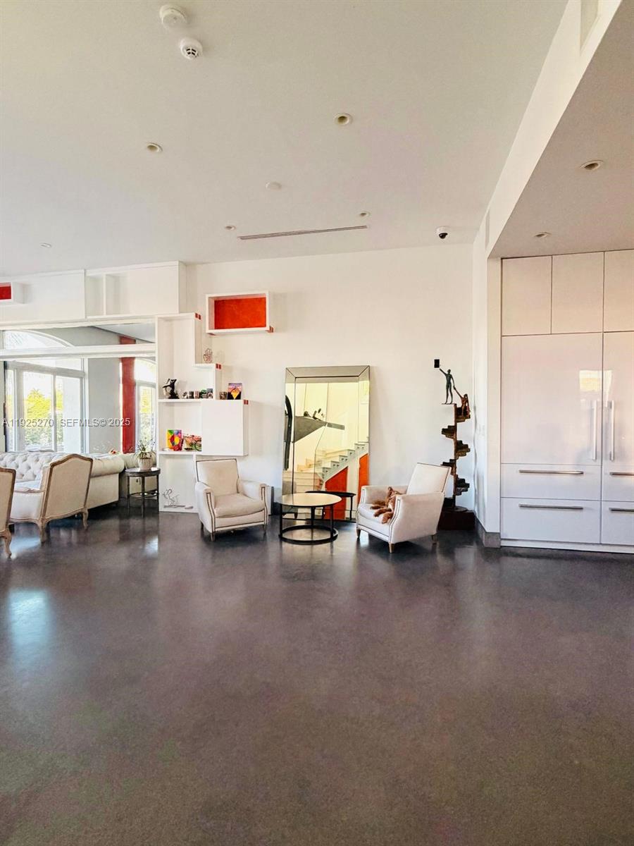 THE COURTYARDS AT THE POIN - Residential Lease