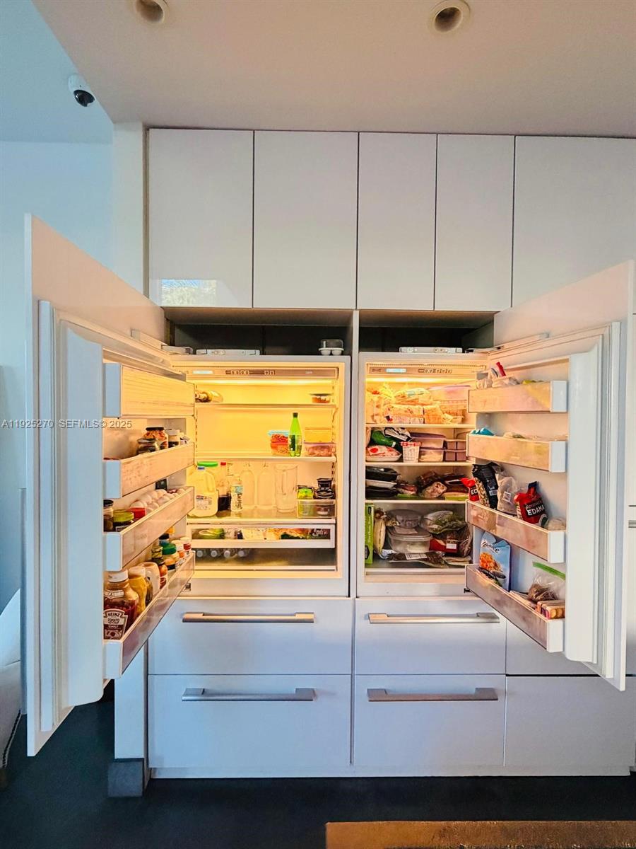 THE COURTYARDS AT THE POIN - Residential Lease