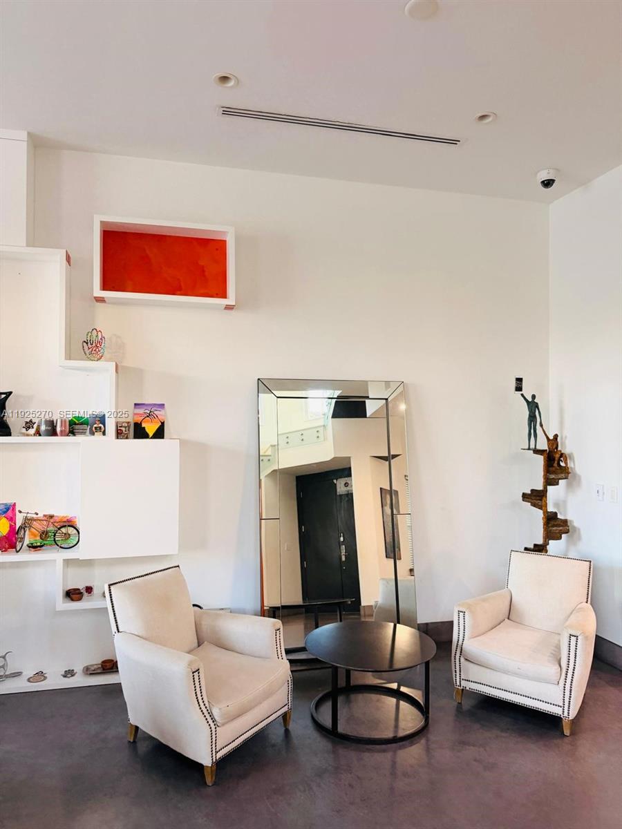 THE COURTYARDS AT THE POIN - Residential Lease