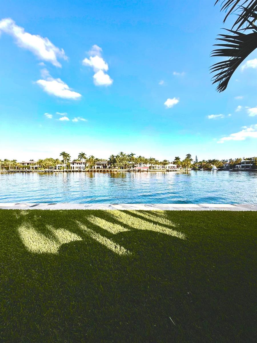 THE COURTYARDS AT THE POIN - Residential Lease