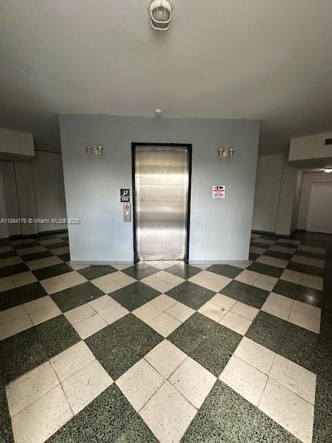 ROYAL PALMS CONDO - Residential Lease