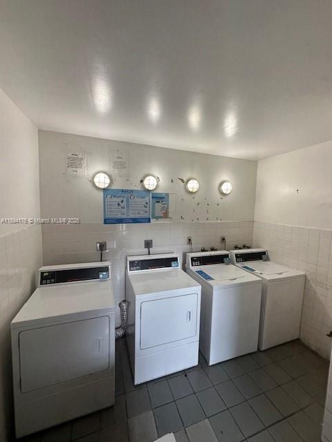 ROYAL PALMS CONDO - Residential Lease