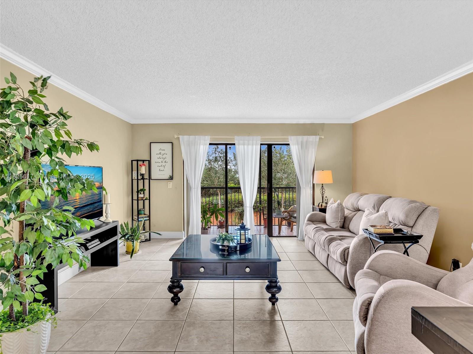 300 Racquet Club Rd 206, Weston, FL, 33326/$325,000 1 300 Racquet Club Rd 206