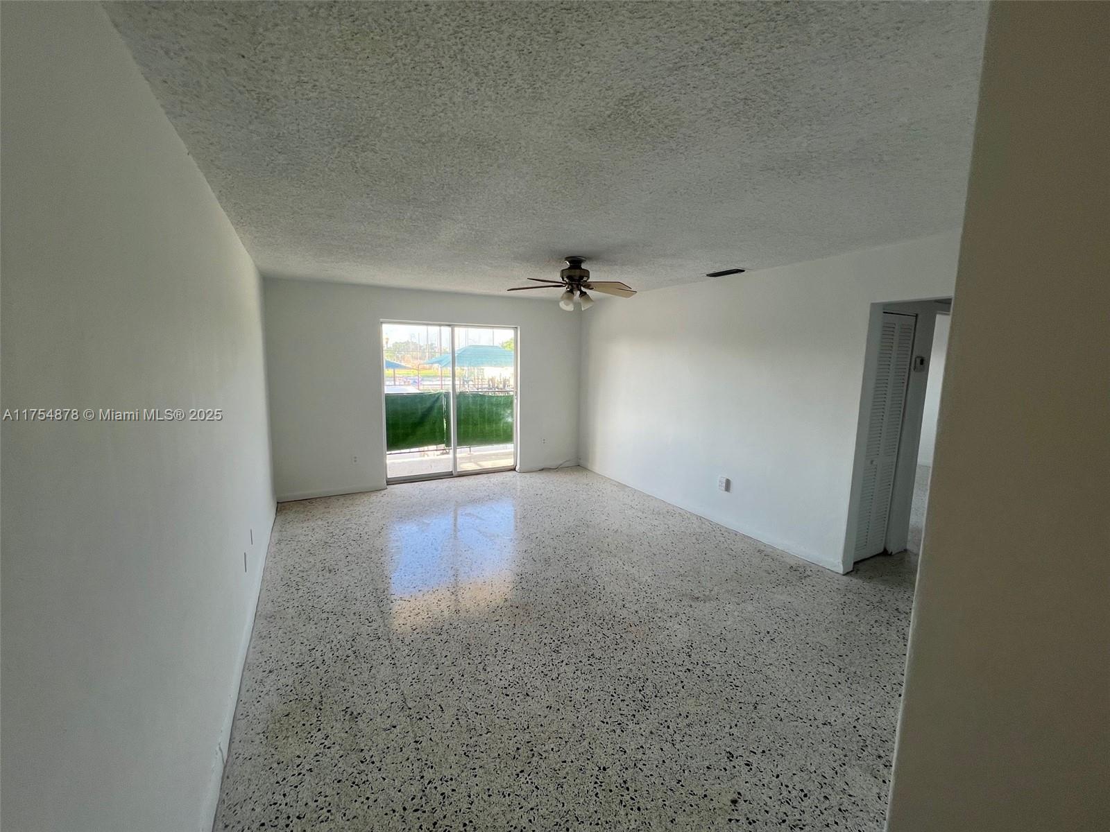 spacious rental unit facing park ready to move in 2 bedrooms 1 bath newly renovated close to everything Hialeah.