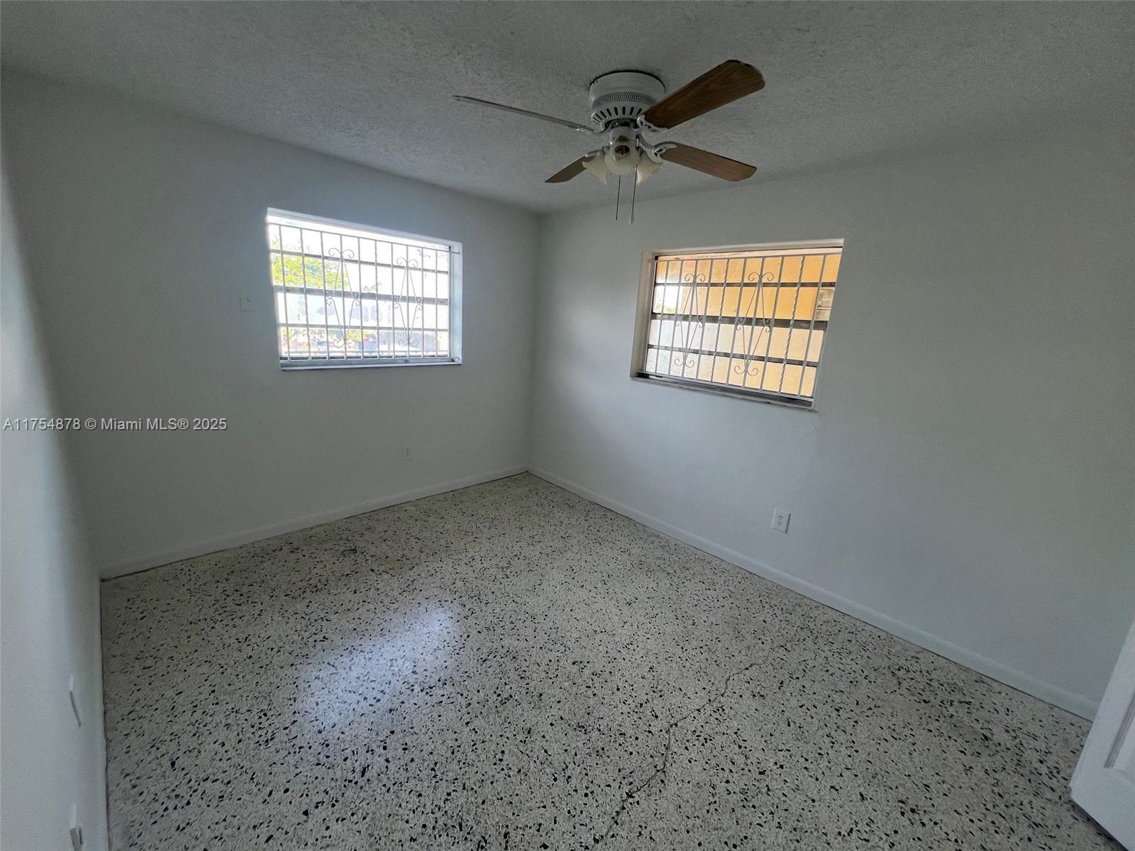WEST HIALEAH HEIGHTS - Residential Lease
