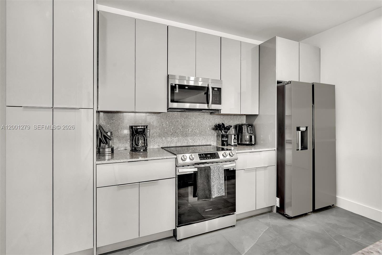 Everglade Land Sales Co - Residential Lease