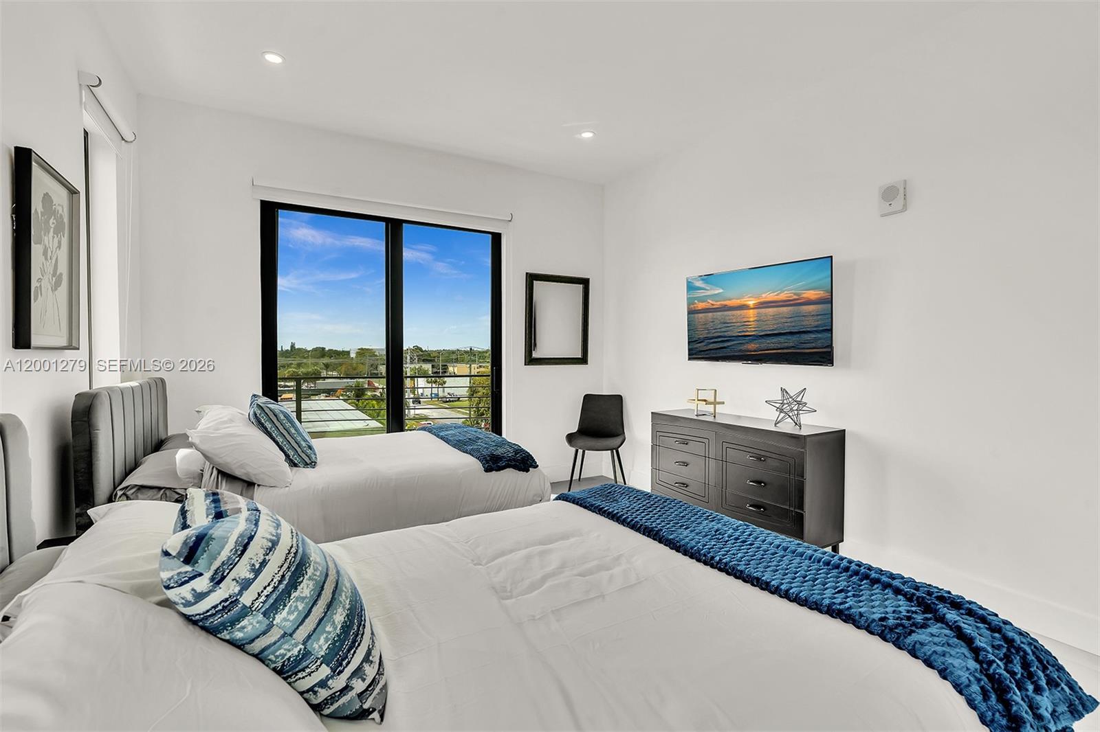 Everglade Land Sales Co - Residential Lease