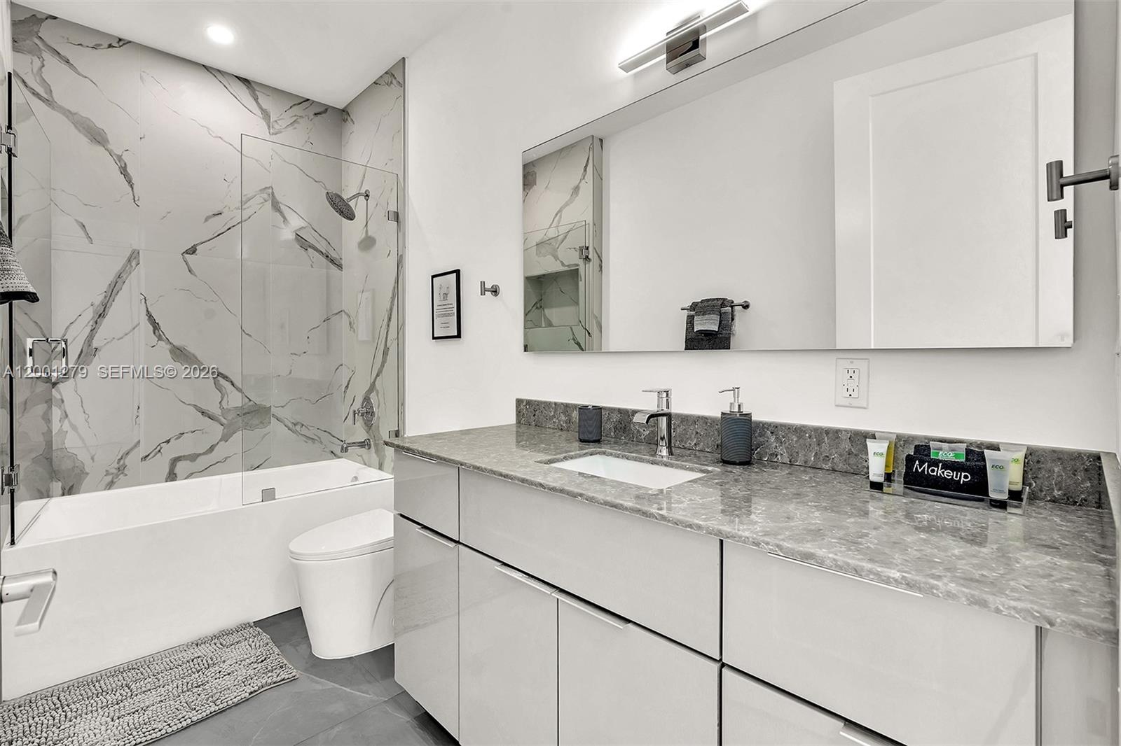 Everglade Land Sales Co - Residential Lease