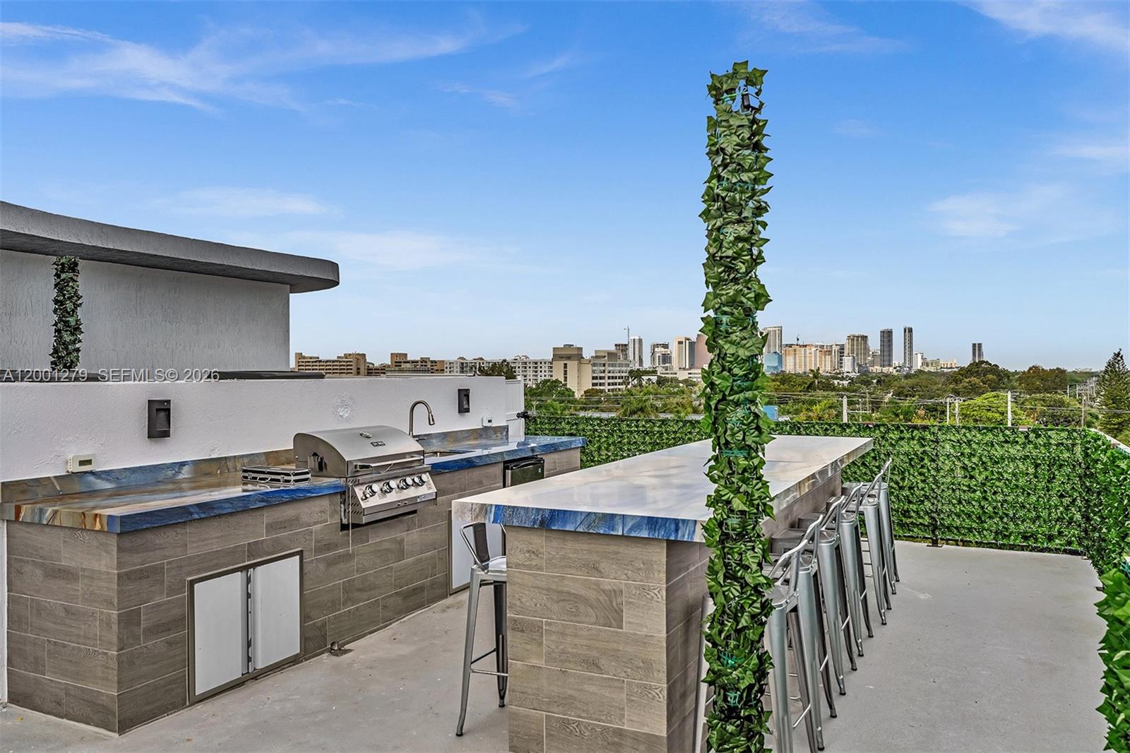 Everglade Land Sales Co - Residential Lease