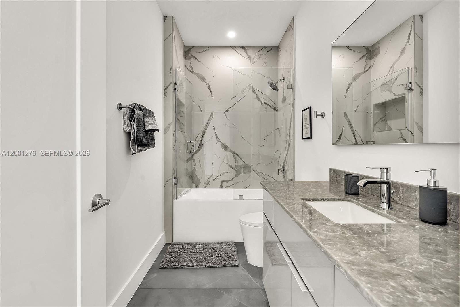 Everglade Land Sales Co - Residential Lease