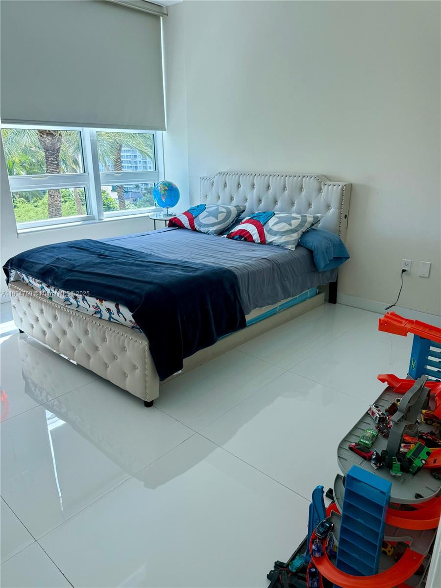 THE PLAZA 901 BRICKELL CO - Residential