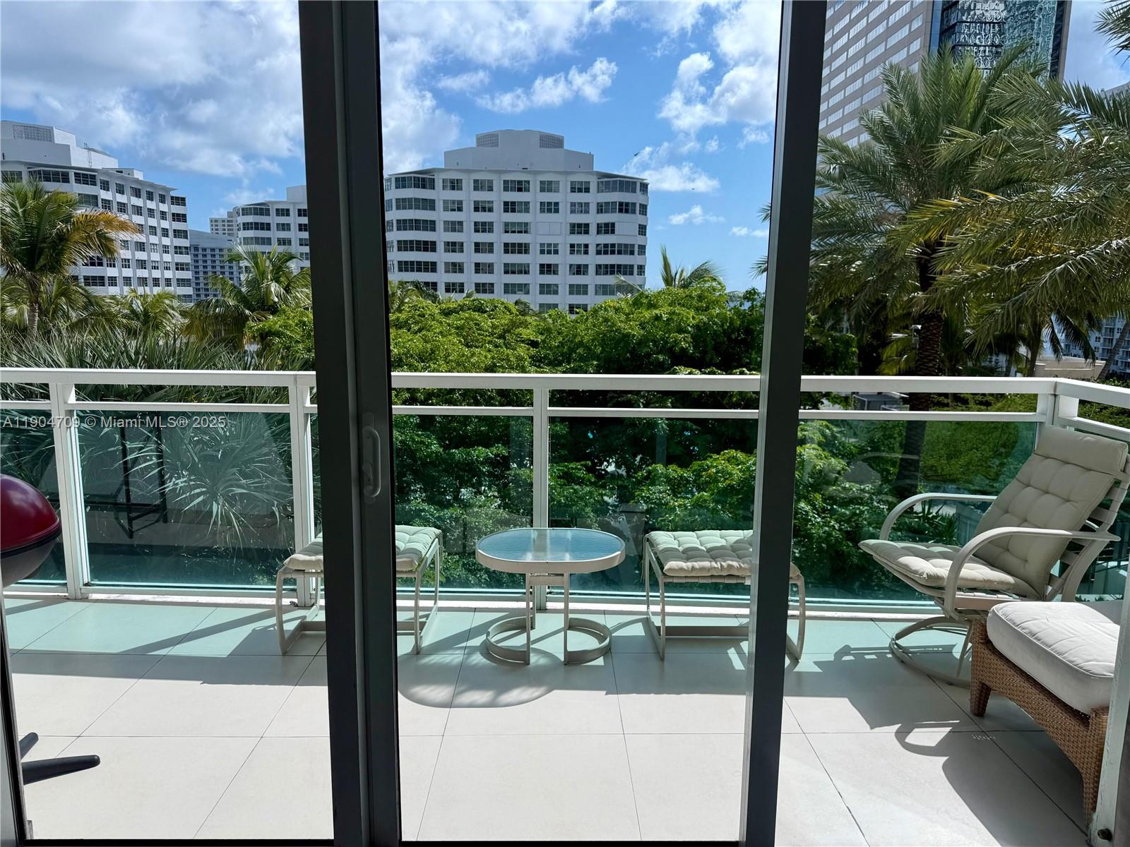 THE PLAZA 901 BRICKELL CO - Residential