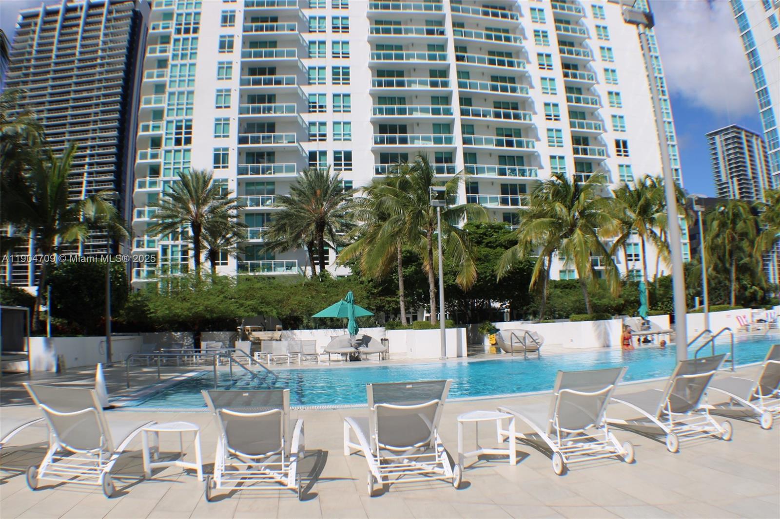 THE PLAZA 901 BRICKELL CO - Residential