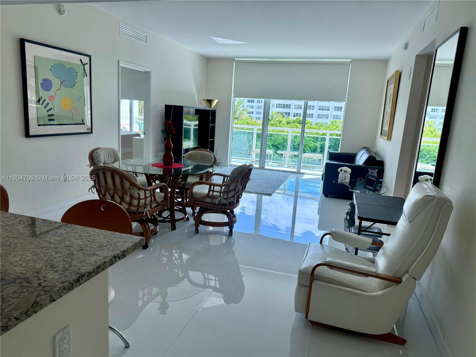 THE PLAZA 901 BRICKELL CO - Residential