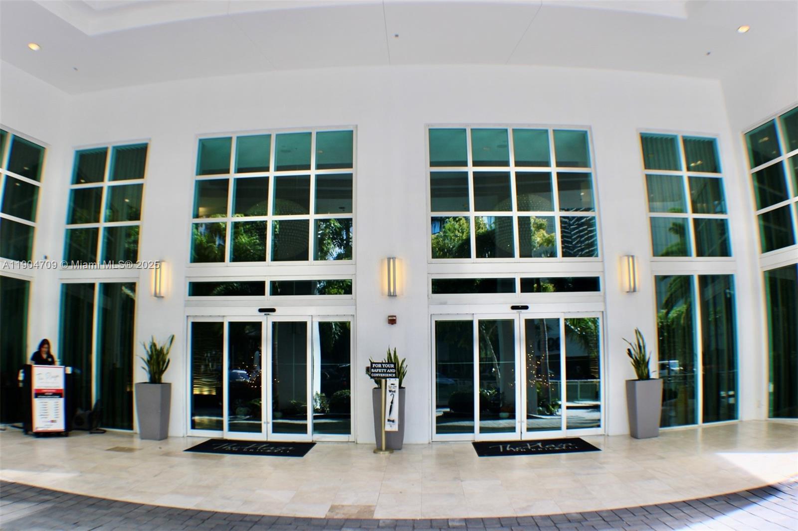 THE PLAZA 901 BRICKELL CO - Residential