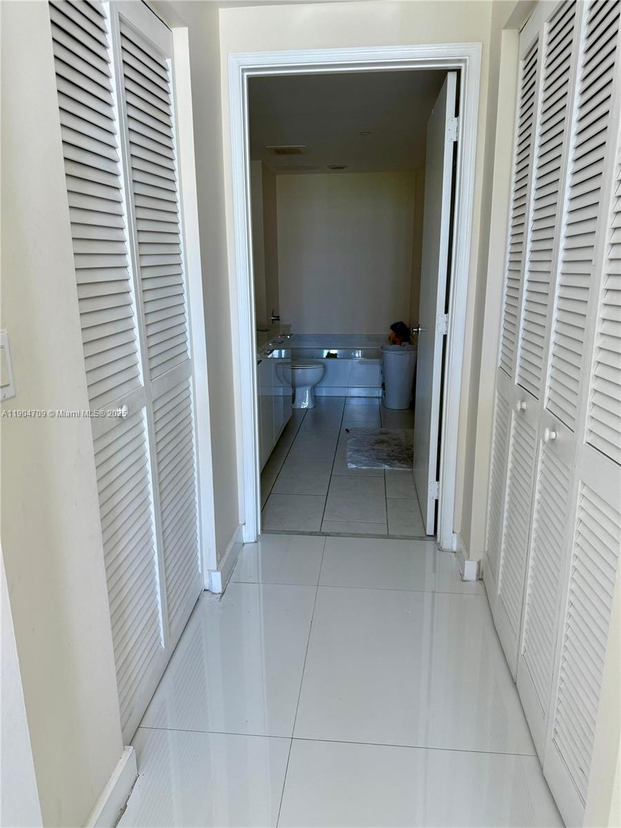 THE PLAZA 901 BRICKELL CO - Residential