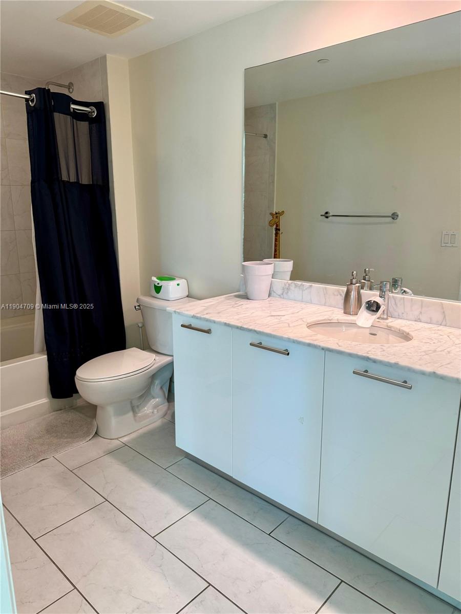 THE PLAZA 901 BRICKELL CO - Residential