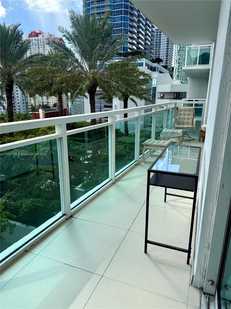 THE PLAZA 901 BRICKELL CO - Residential