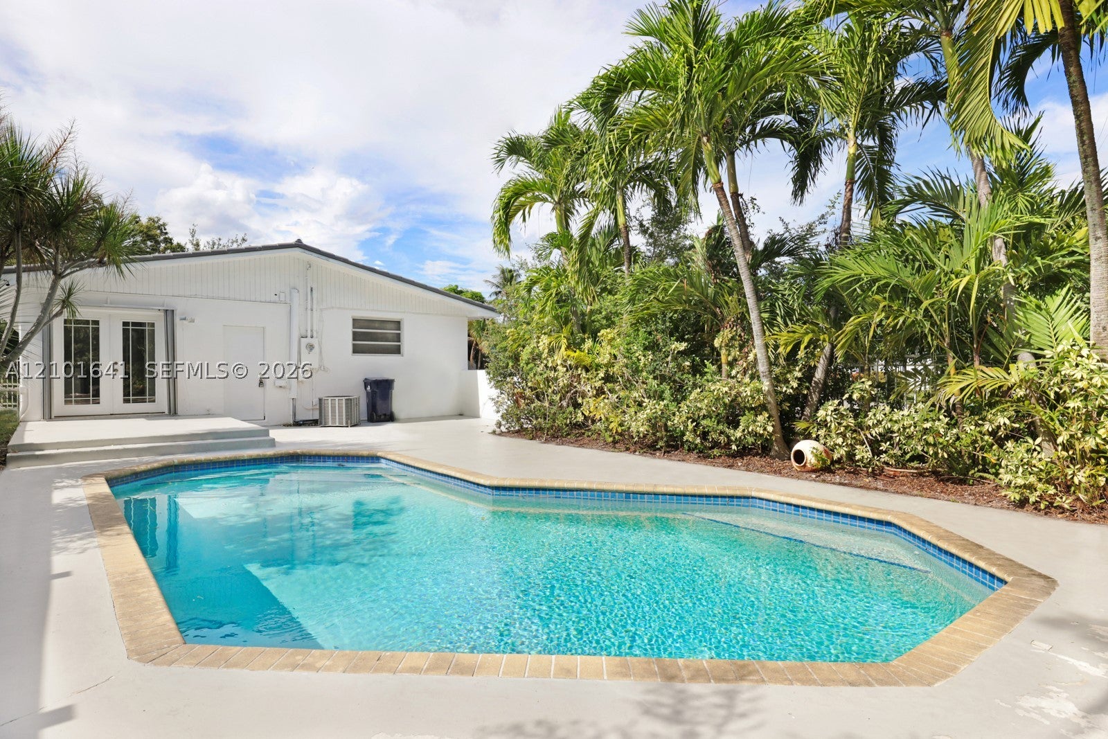 8850 NE 4th Ave