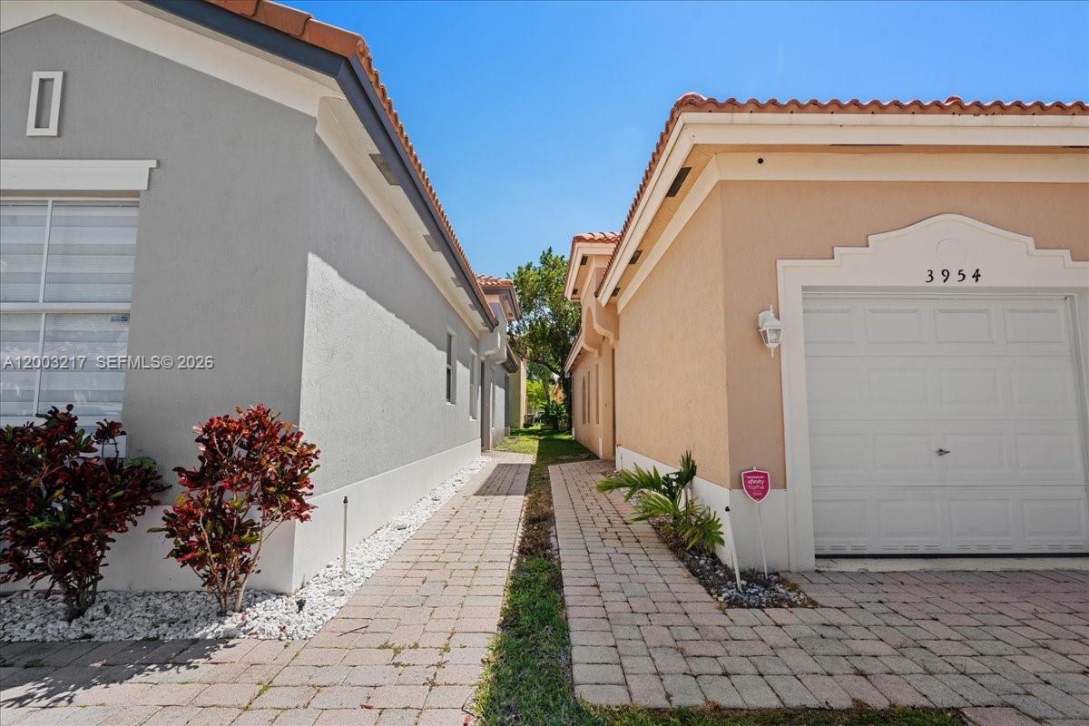 PORTOFINO PALMS - Residential