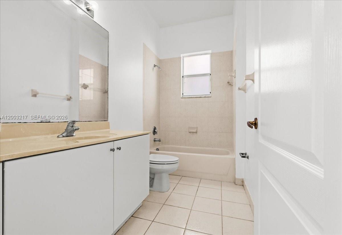 PORTOFINO PALMS - Residential