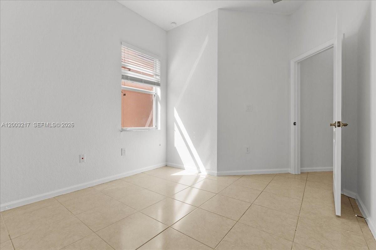 PORTOFINO PALMS - Residential