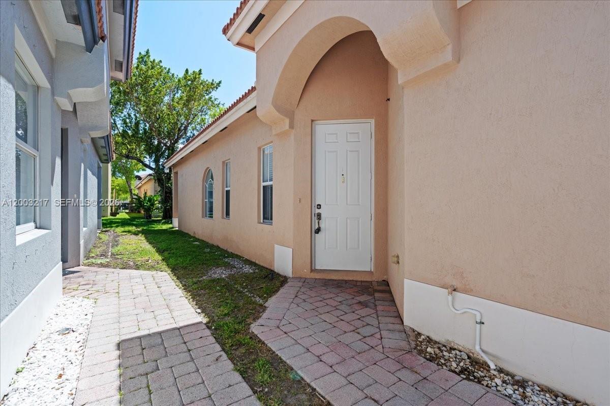 PORTOFINO PALMS - Residential