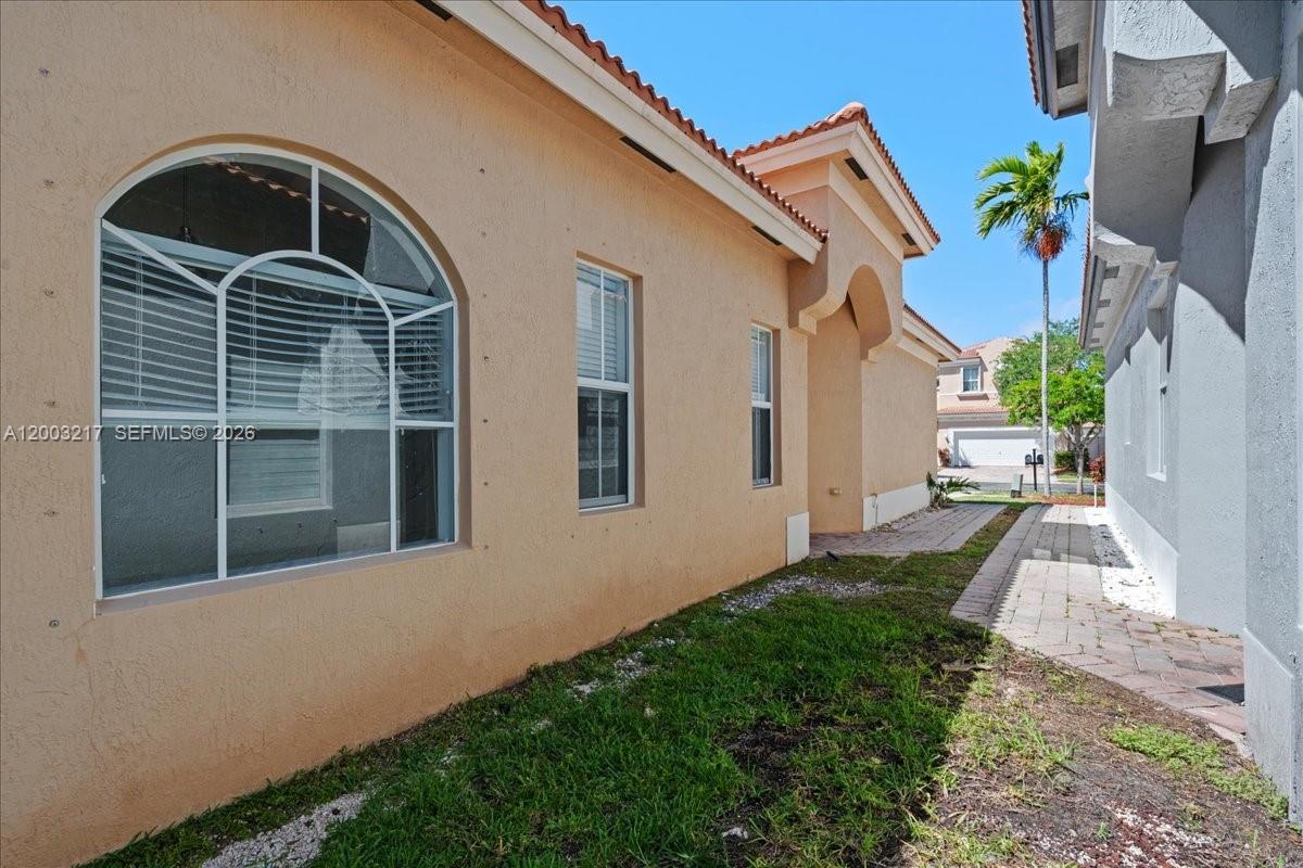 PORTOFINO PALMS - Residential