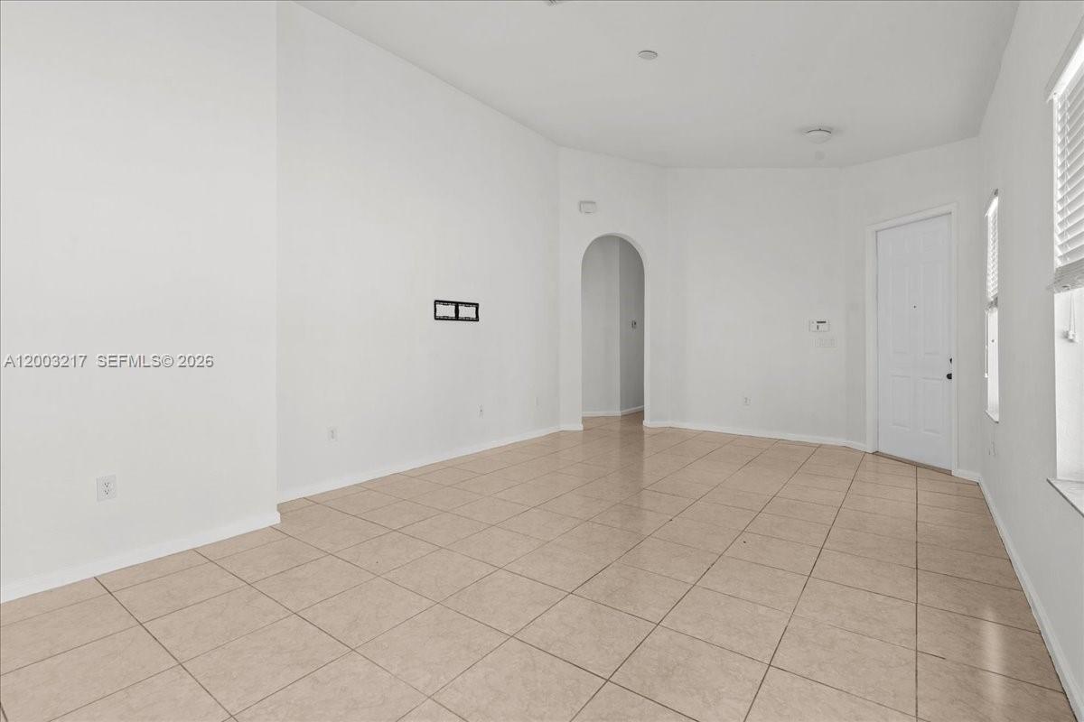 PORTOFINO PALMS - Residential