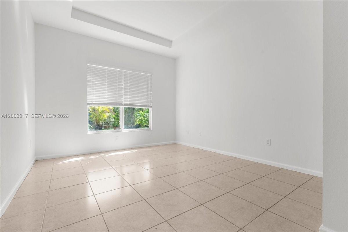 PORTOFINO PALMS - Residential