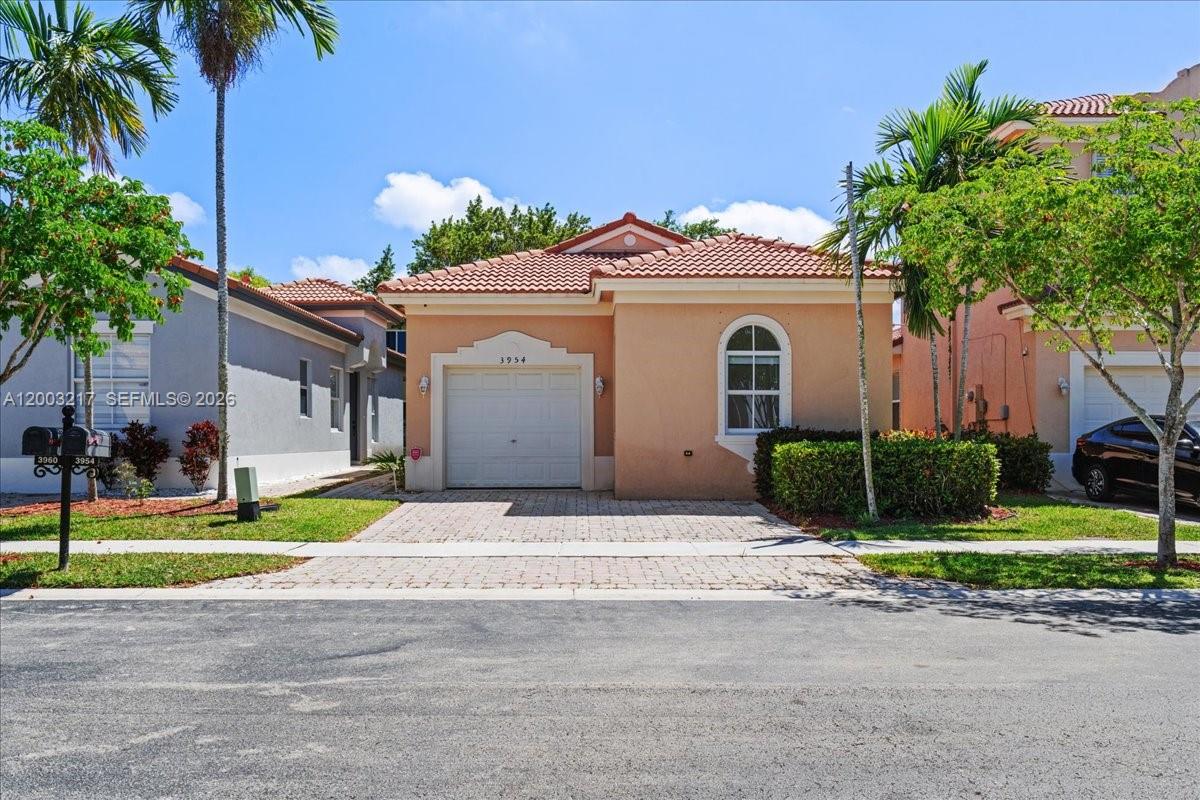 PORTOFINO PALMS - Residential