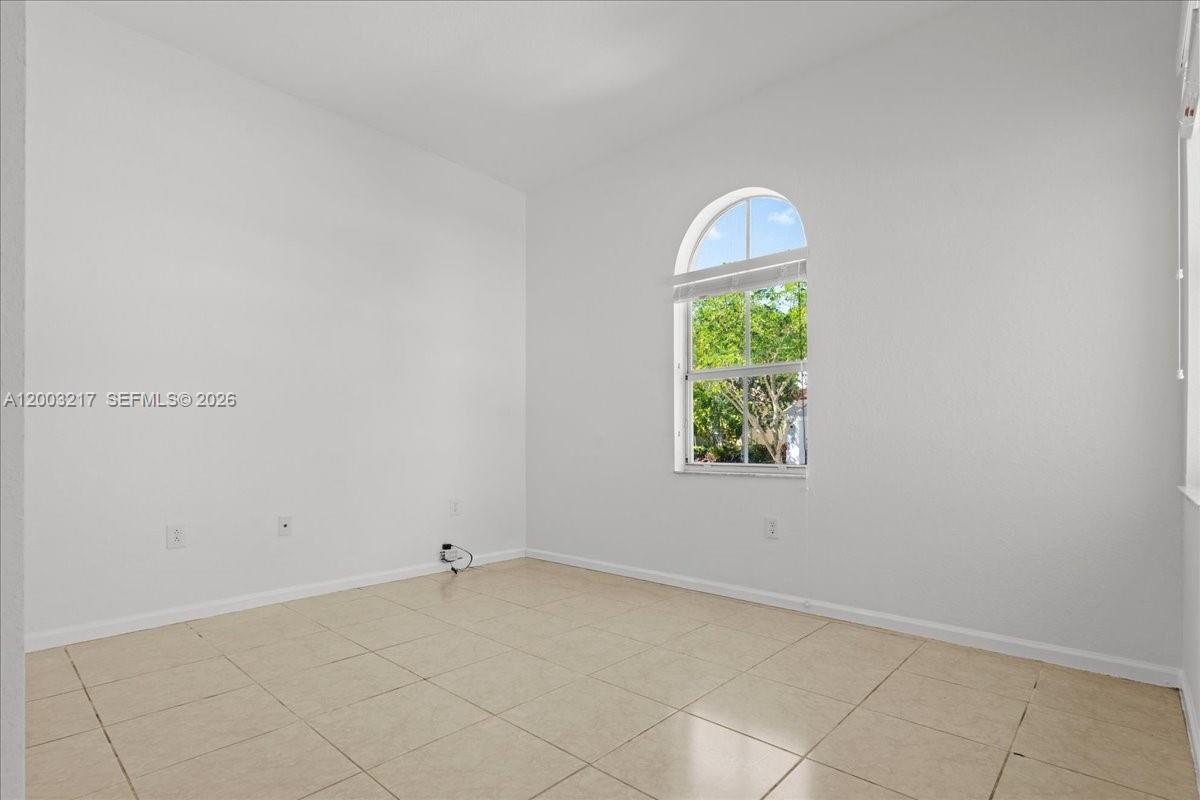 PORTOFINO PALMS - Residential