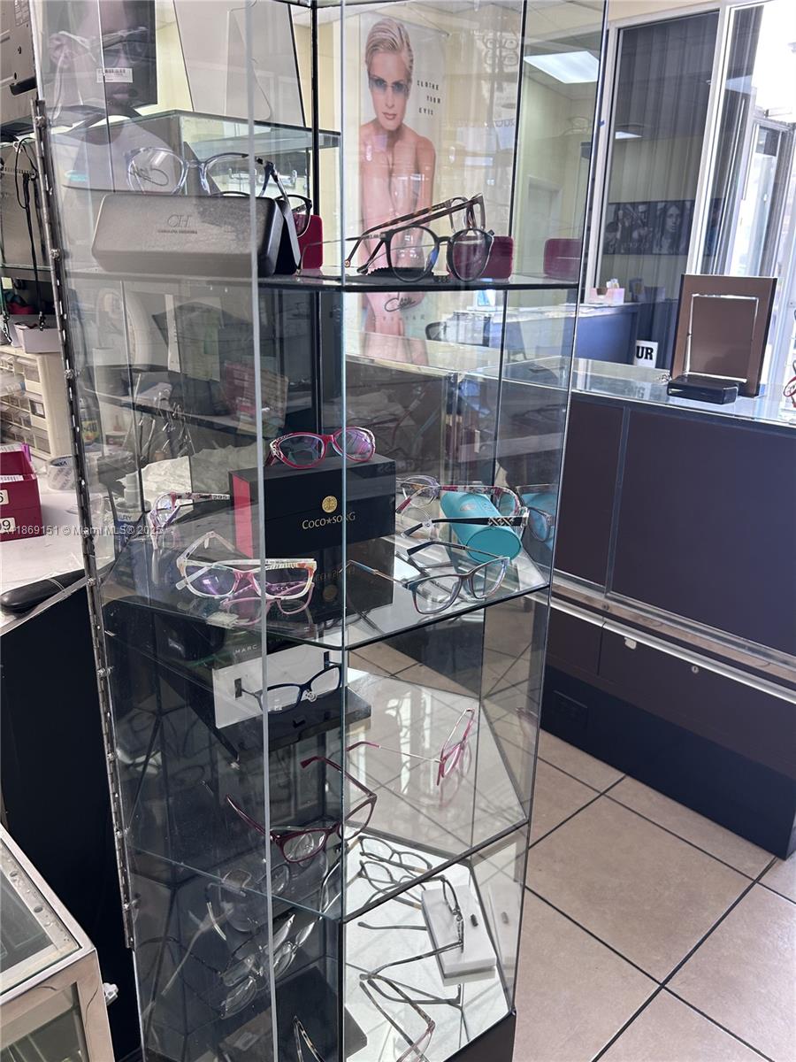 10900 NW 7th Ave