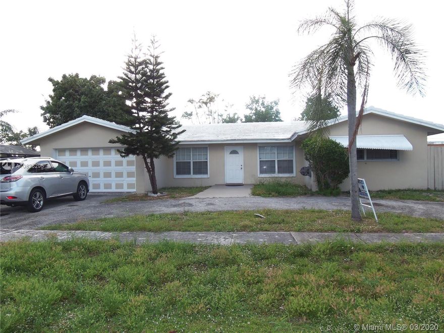 SPACIOUS 3 BEDROOMS 3 BATHROOMS SINGLE FAMILY HOME LOCATED IN THE HEART OF WEST PALM BEACH. WALK-IN CLOSETS. DOUBLE SINK IN MASTER BEDROOM. SCREENED POOL. 2 CAR GARAGE. CIRCULAR DRIVEWAY. TILED THROUGHOUT. STAINLESS STEEL APPLIANCES. CLOSE TO THE AIRPORT AND SHOPPING CENTERS. NO HOA!!