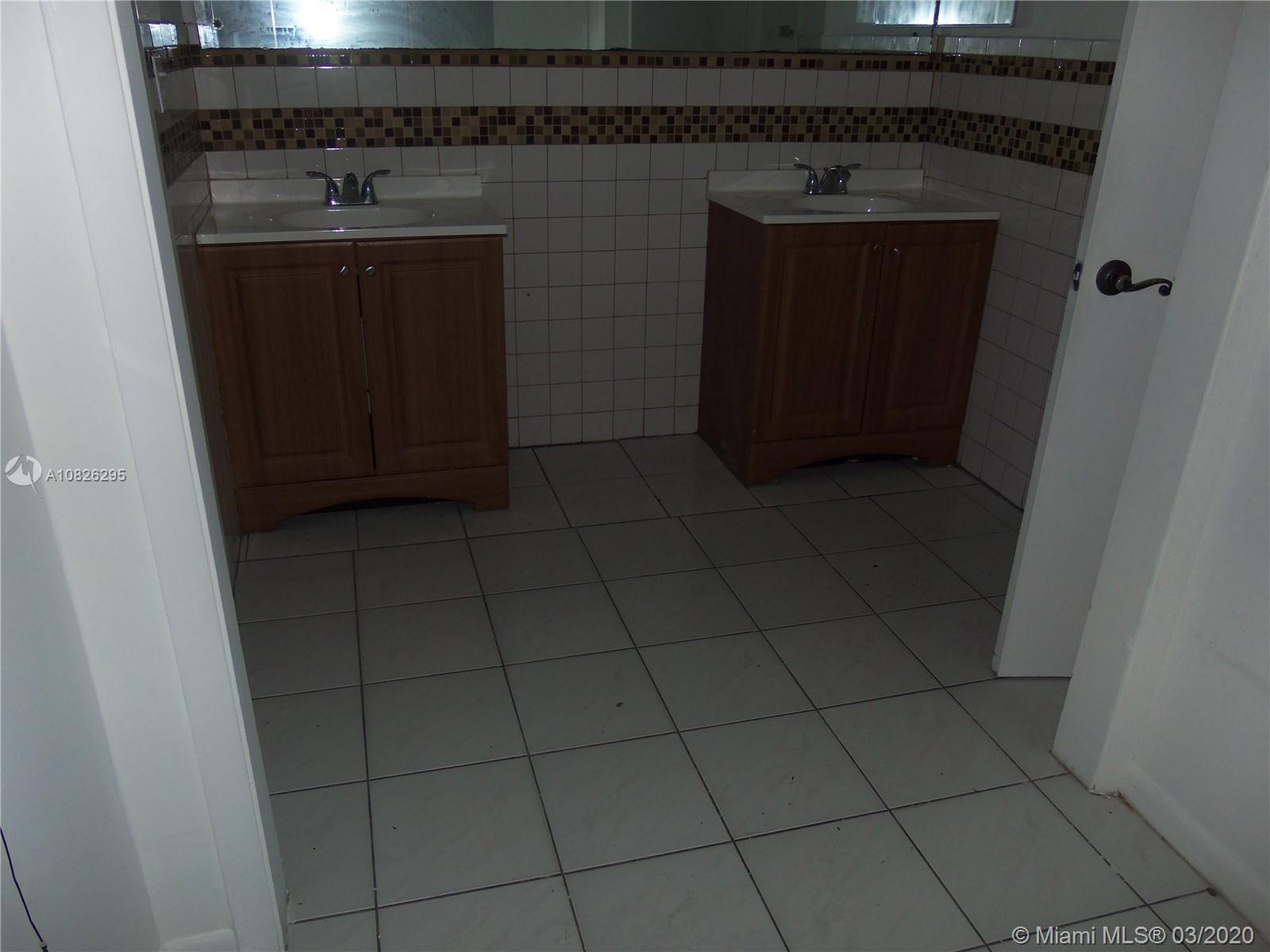 WYNNEWOOD ACRES 5 - Residential