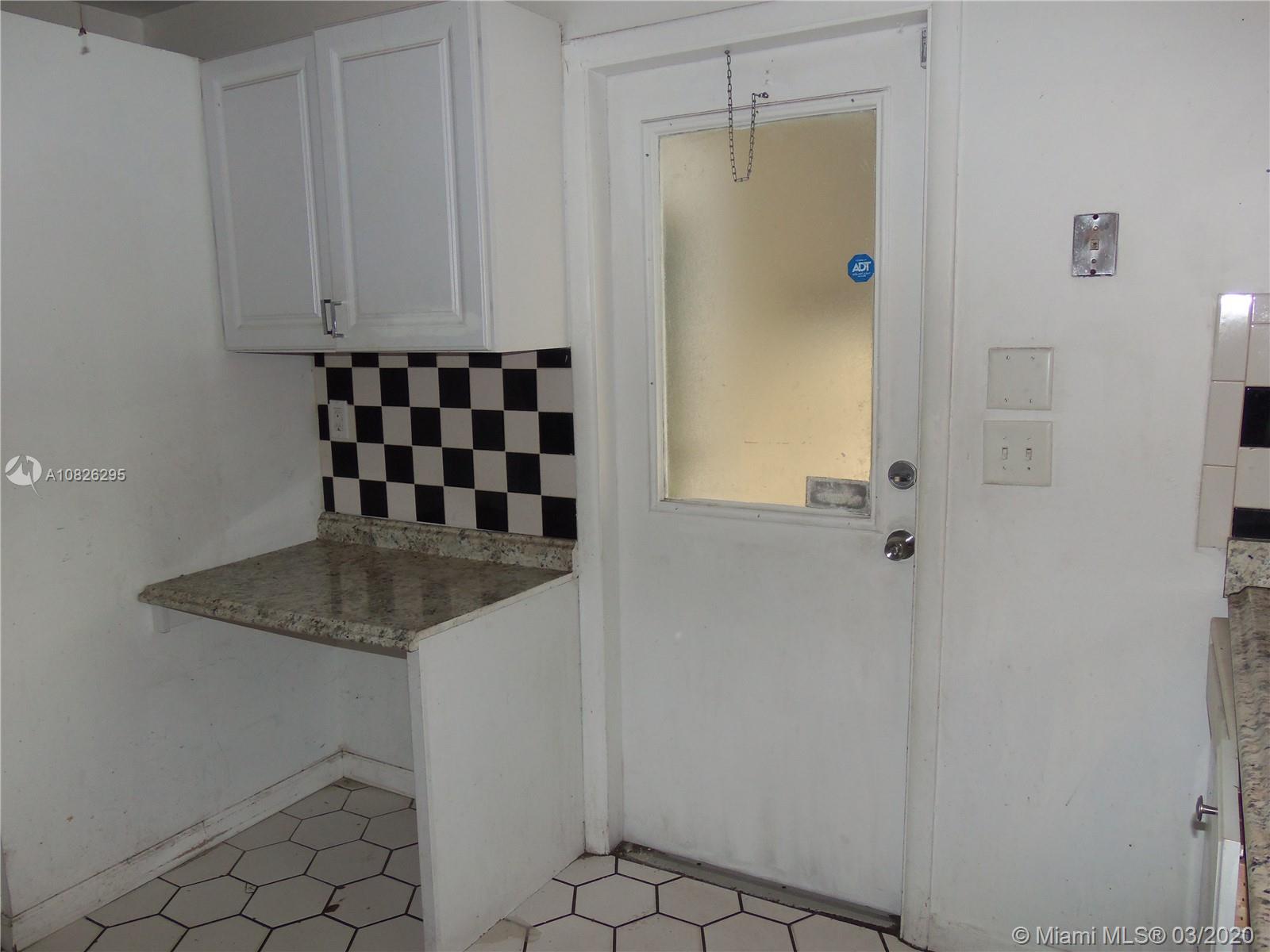 WYNNEWOOD ACRES 5 - Residential