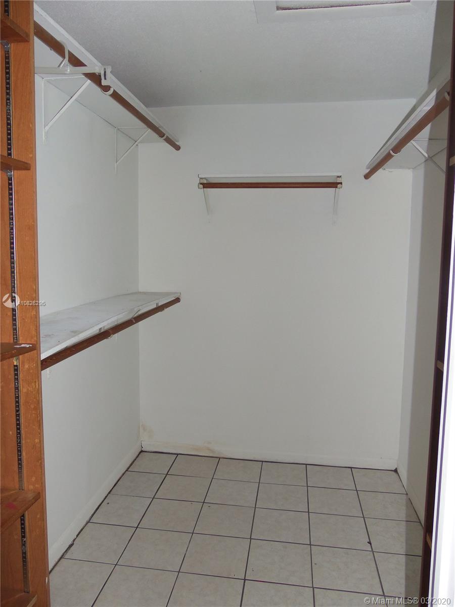 WYNNEWOOD ACRES 5 - Residential