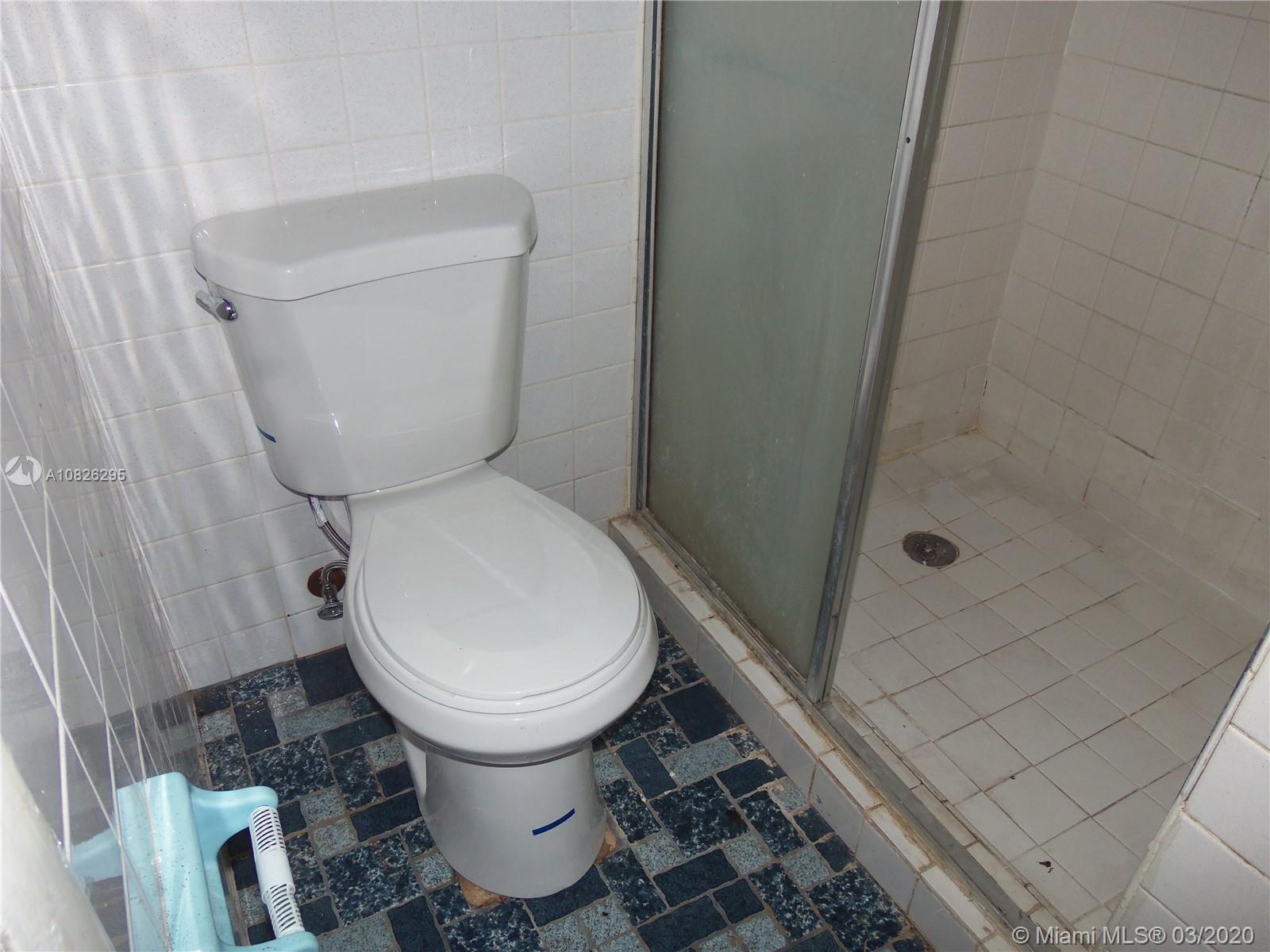 WYNNEWOOD ACRES 5 - Residential