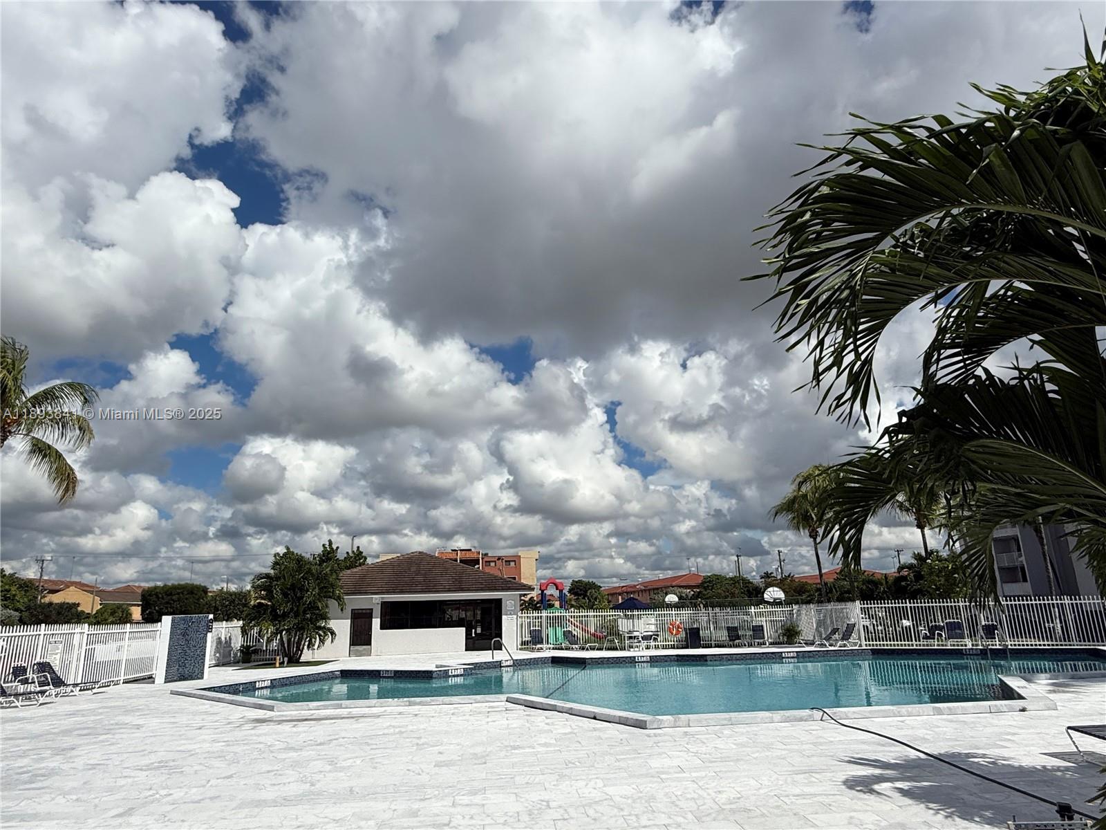 FONTAINEBLEAU GARDENS CON - Residential Lease