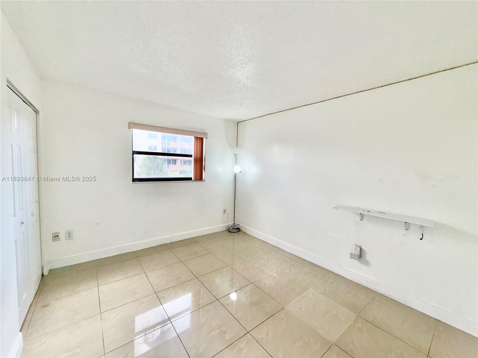 FONTAINEBLEAU GARDENS CON - Residential Lease
