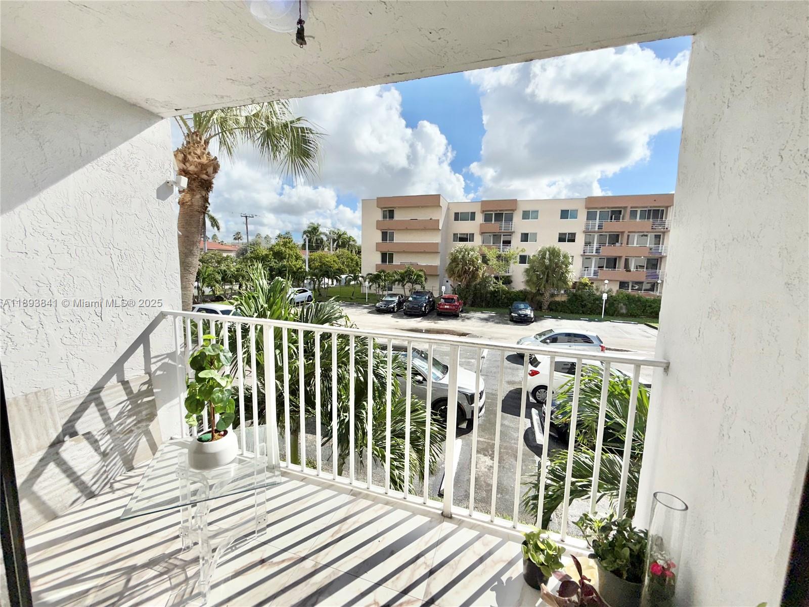 FONTAINEBLEAU GARDENS CON - Residential Lease