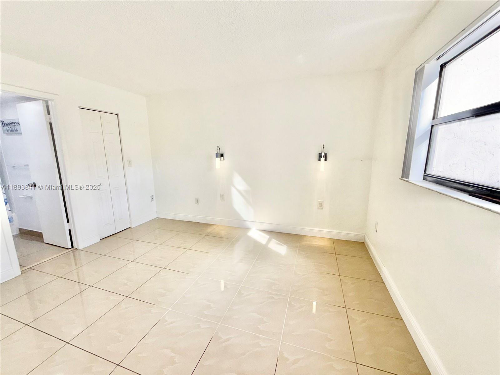 FONTAINEBLEAU GARDENS CON - Residential Lease