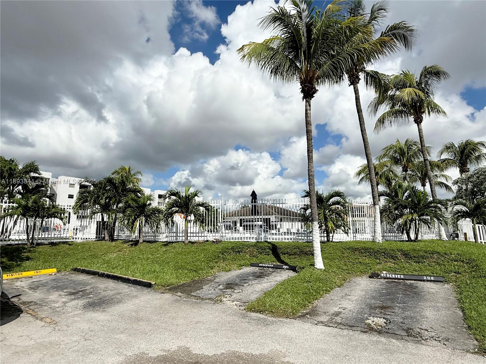 FONTAINEBLEAU GARDENS CON - Residential Lease