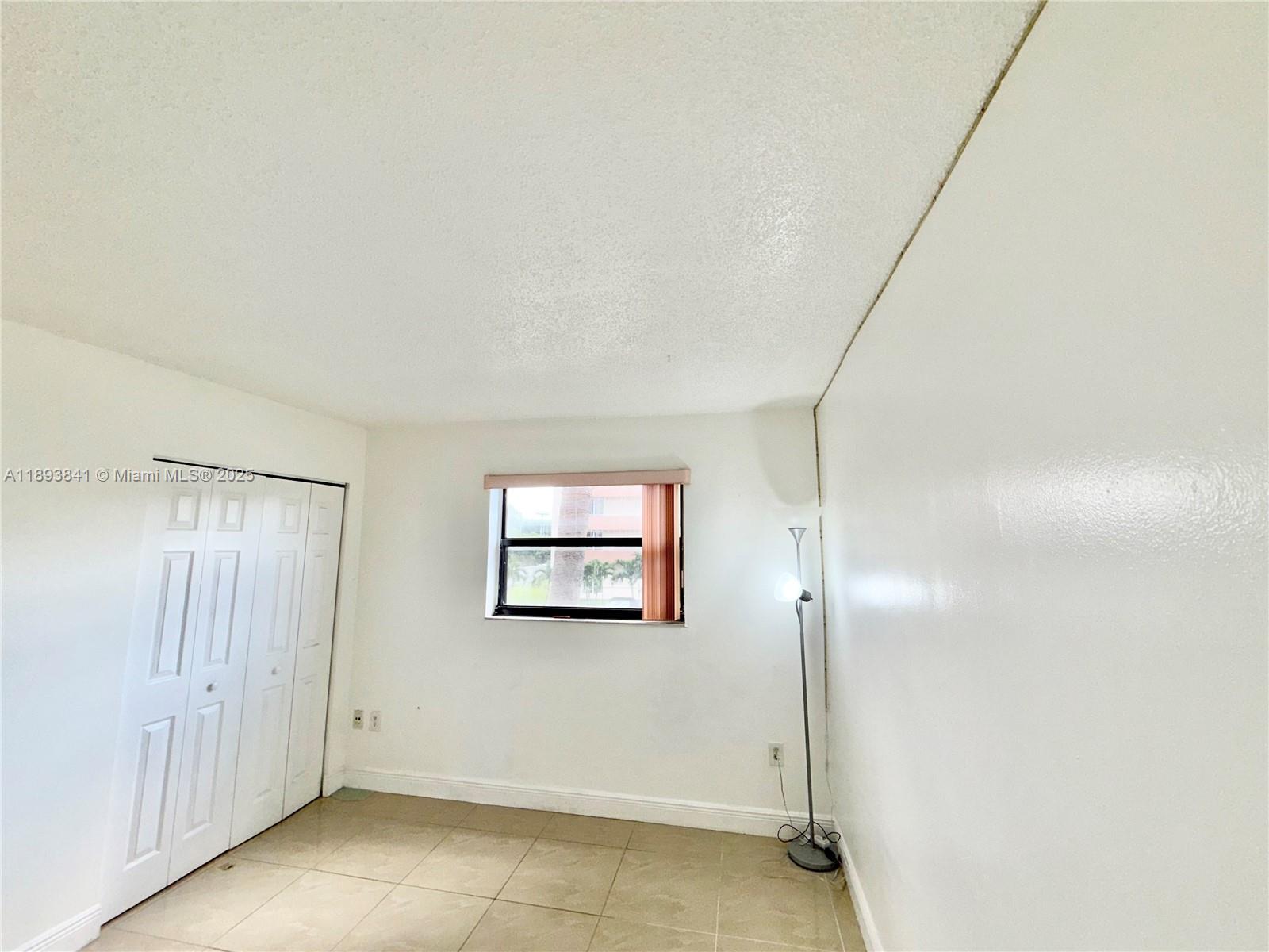 FONTAINEBLEAU GARDENS CON - Residential Lease