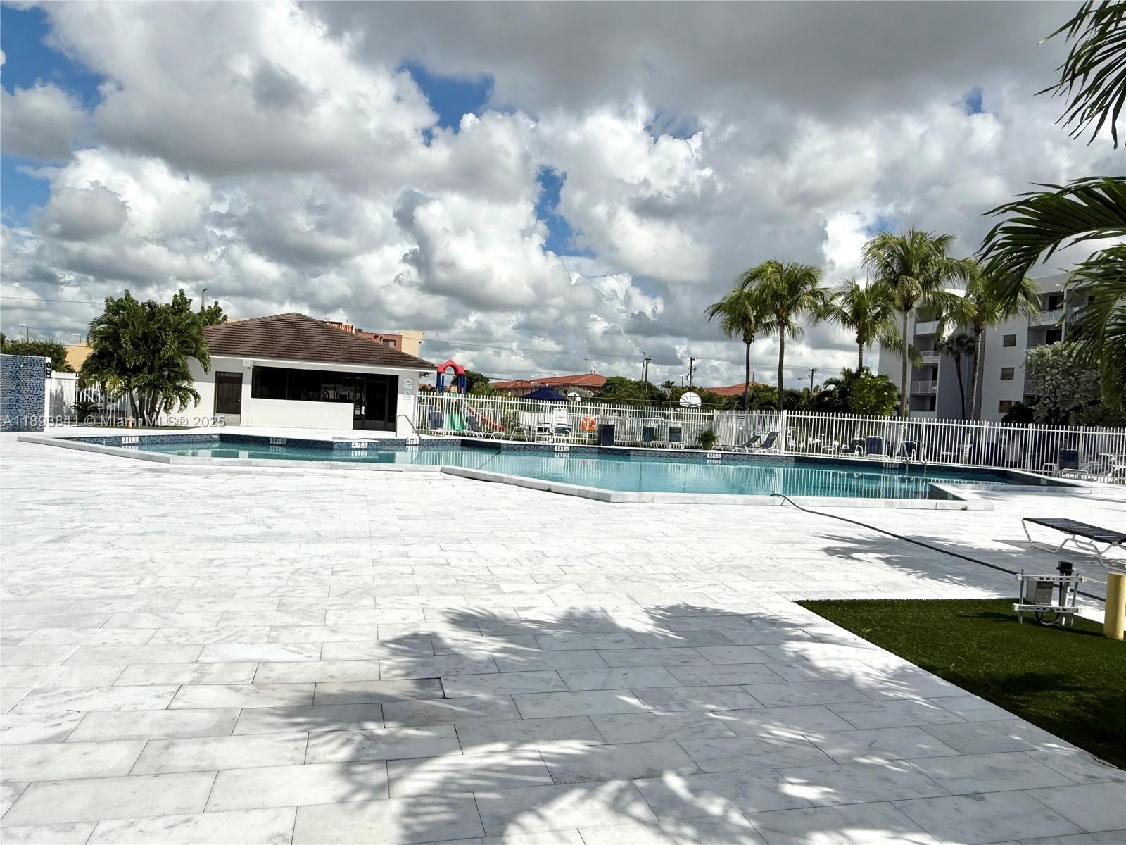 FONTAINEBLEAU GARDENS CON - Residential Lease